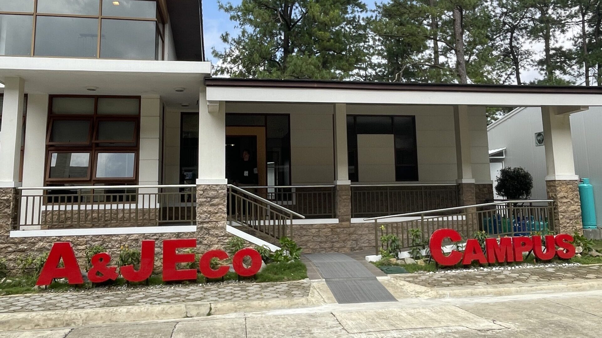 A&J ecoキャンパス（バギオ留学）