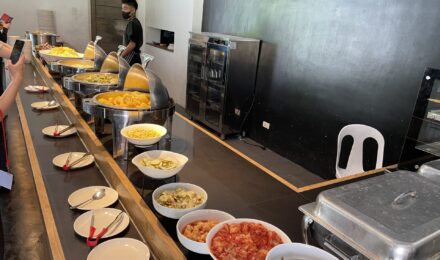 EVアカデミーの食事