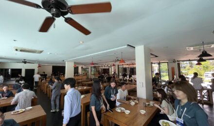 EVアカデミーの食事