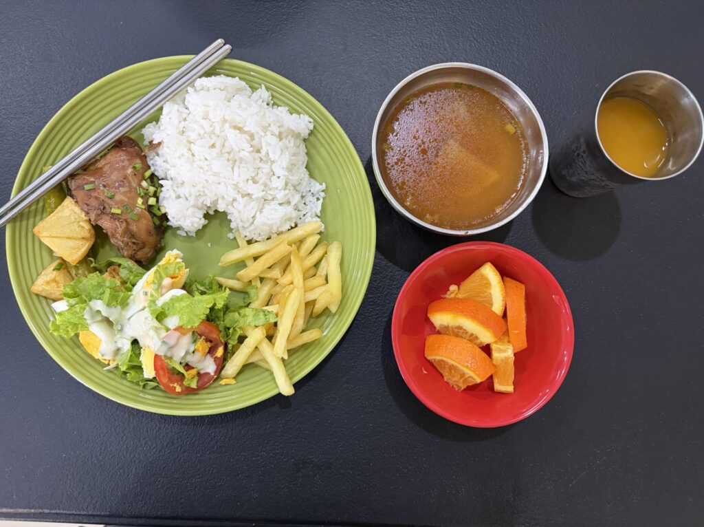 WE ACADEMYの食事